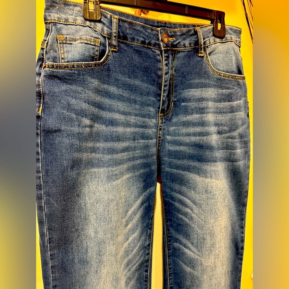 Fashion Jeans in Size XL zip and button front stone wash denim - Picture 2 of 8